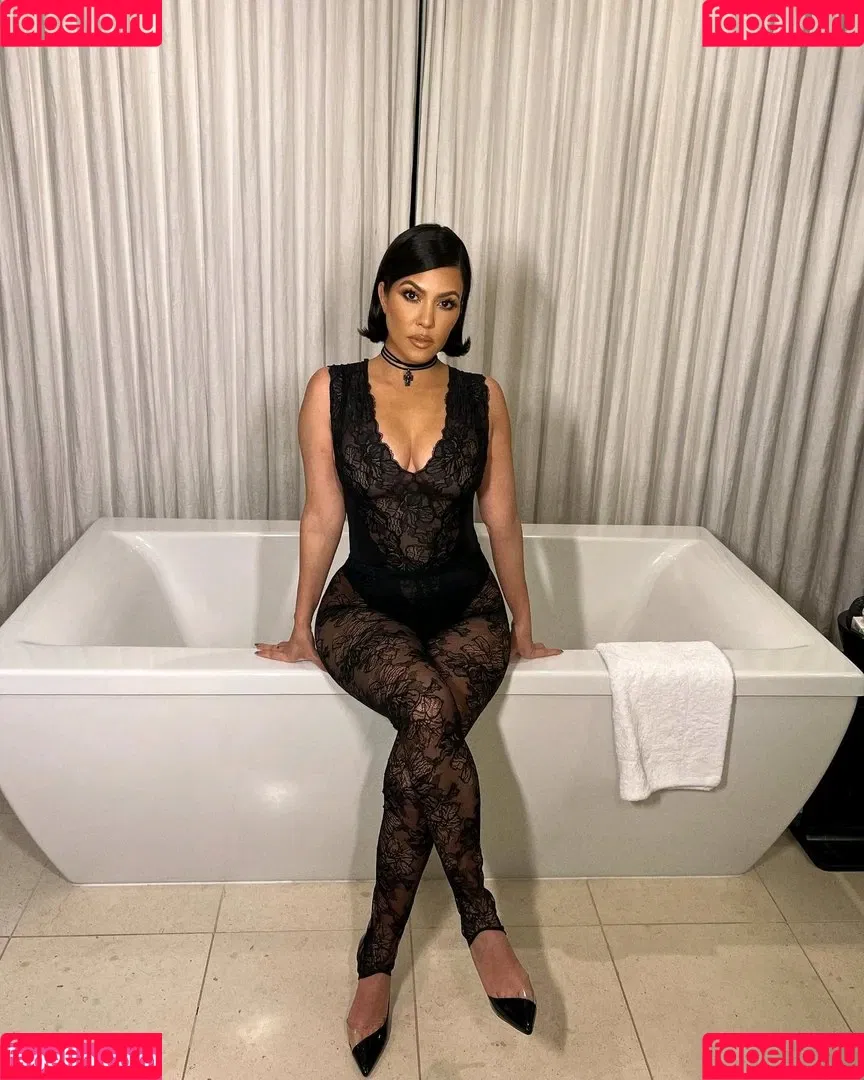 Kourtney Kardashian / kourtney_kardashian / kourtneykardash Onlyfans Photo Gallery 