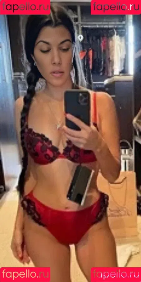Kourtney Kardashian / kourtney_kardashian / kourtneykardash Onlyfans Photo Gallery 