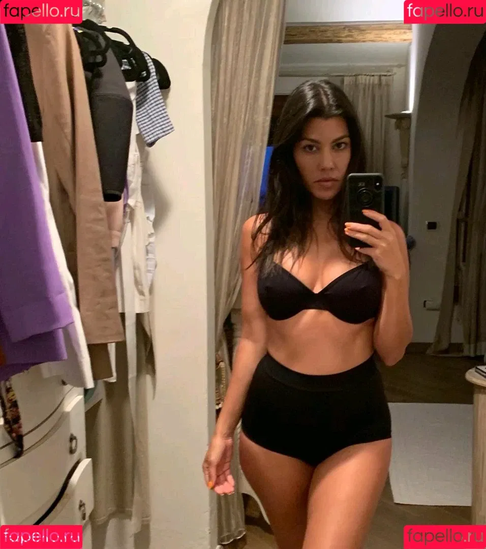 Kourtney Kardashian / kourtney_kardashian / kourtneykardash Onlyfans Photo Gallery 