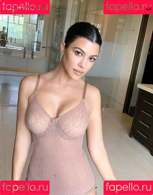 Kourtney Kardashian / kourtney_kardashian / kourtneykardash Onlyfans Photo Gallery 