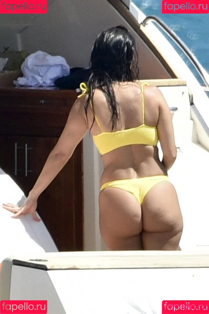 Kourtney Kardashian / kourtney_kardashian / kourtneykardash Onlyfans Photo Gallery 