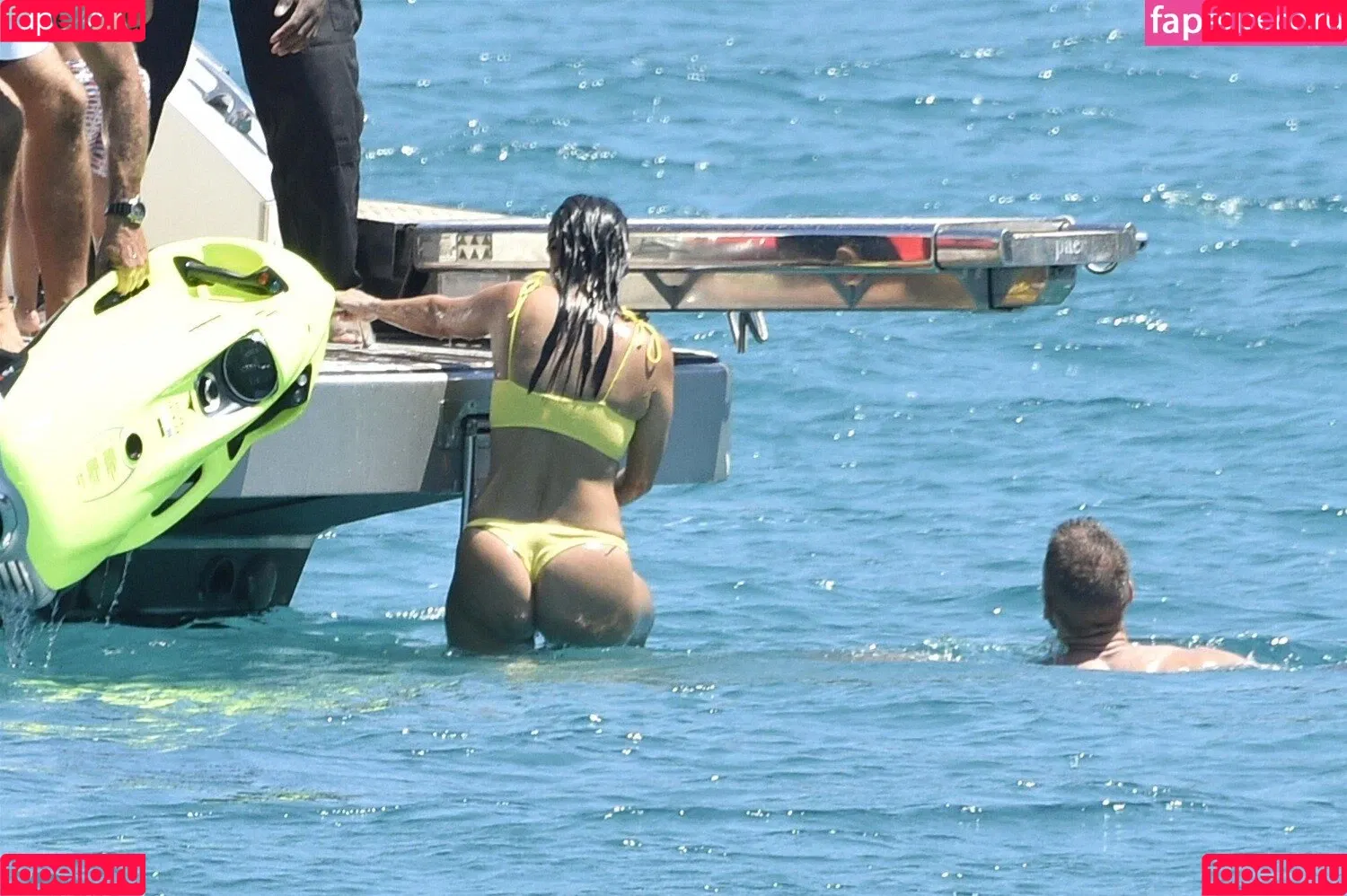 Kourtney Kardashian / kourtney_kardashian / kourtneykardash Onlyfans Photo Gallery 