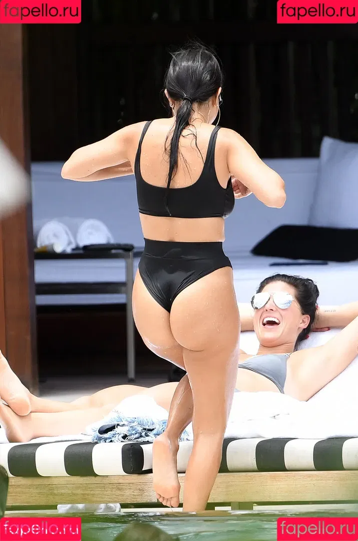 Kourtney Kardashian / kourtney_kardashian / kourtneykardash Onlyfans Photo Gallery 