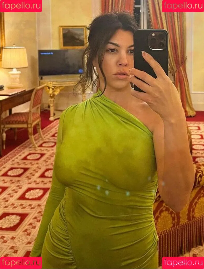 Kourtney Kardashian / kourtney_kardashian / kourtneykardash Onlyfans Photo Gallery 