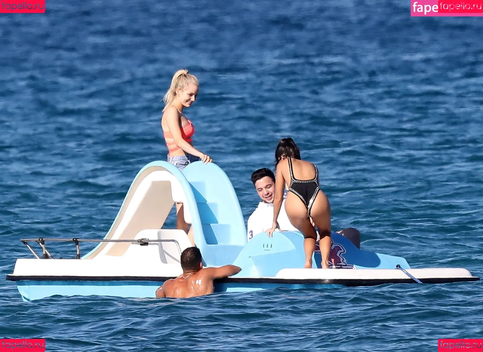 Kourtney Kardashian / kourtney_kardashian / kourtneykardash Onlyfans Photo Gallery 