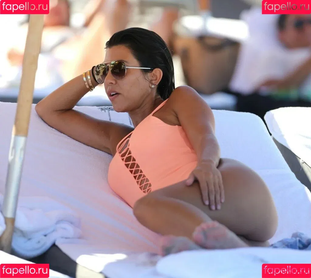 Kourtney Kardashian / kourtney_kardashian / kourtneykardash Onlyfans Photo Gallery 