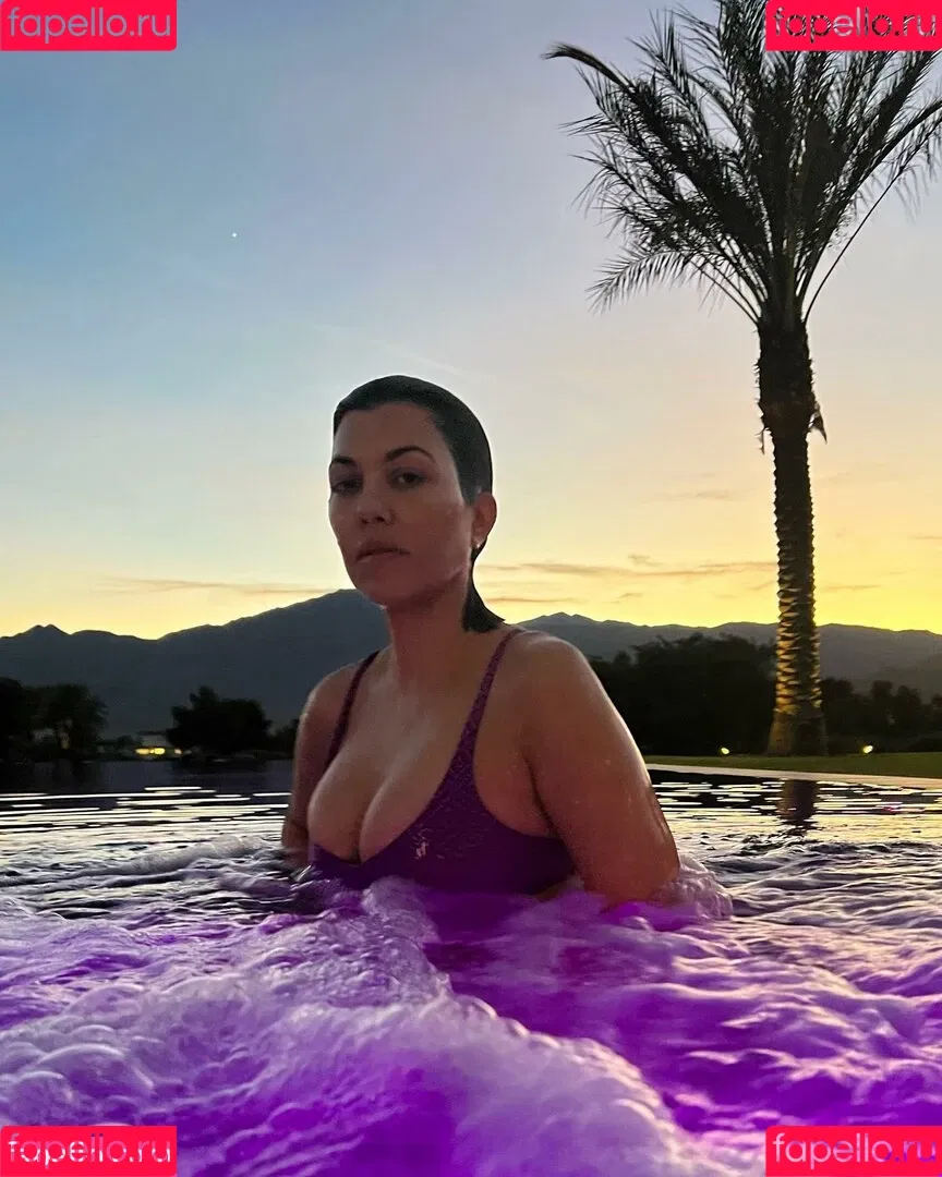 Kourtney Kardashian / kourtney_kardashian / kourtneykardash Onlyfans Photo Gallery 