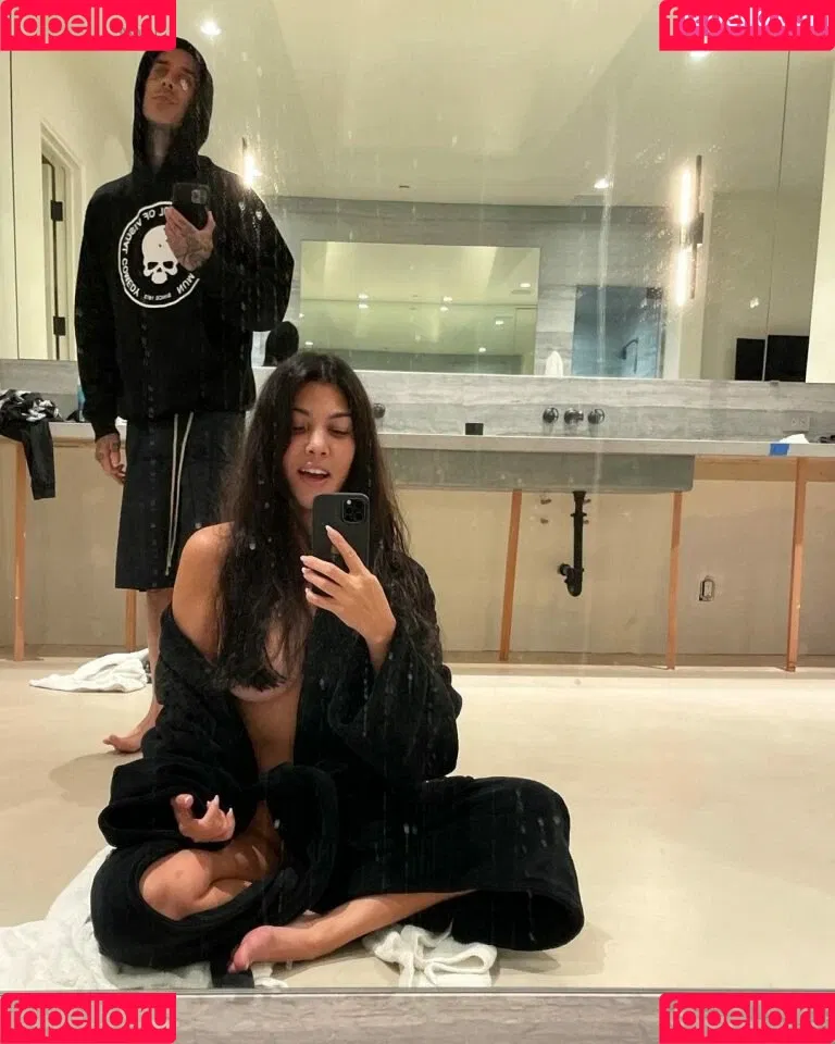 Kourtney Kardashian / kourtney_kardashian / kourtneykardash Onlyfans Photo Gallery 