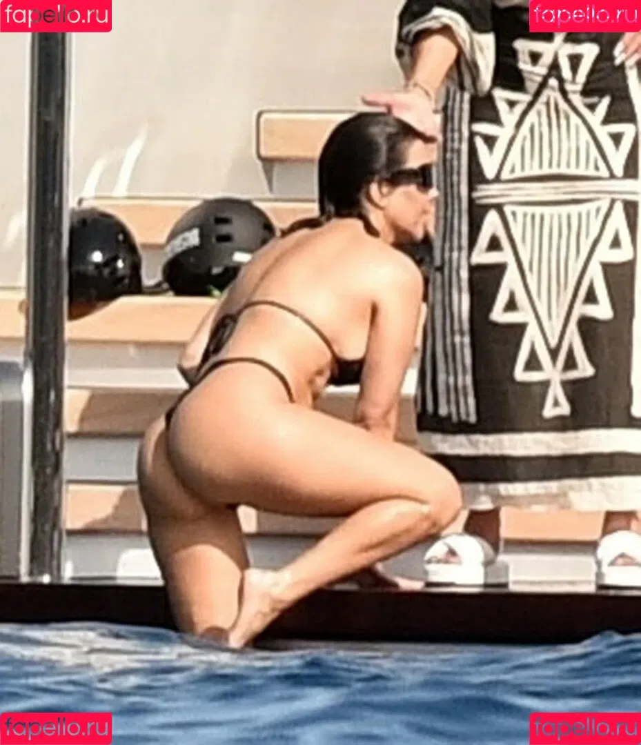 Kourtney Kardashian / kourtney_kardashian / kourtneykardash Onlyfans Photo Gallery 