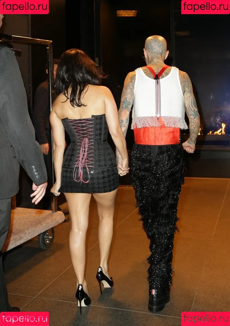 Kourtney Kardashian / kourtney_kardashian / kourtneykardash Onlyfans Photo Gallery 
