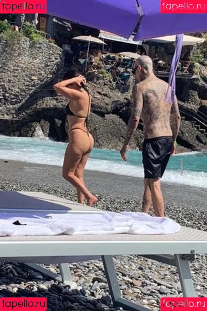 Kourtney Kardashian / kourtney_kardashian / kourtneykardash Onlyfans Photo Gallery 