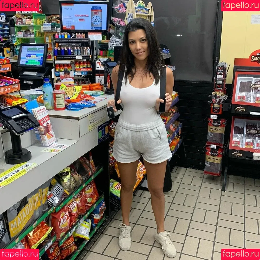Kourtney Kardashian / kourtney_kardashian / kourtneykardash Onlyfans Photo Gallery 