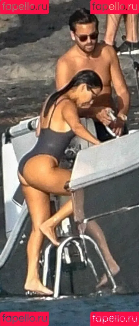 Kourtney Kardashian / kourtney_kardashian / kourtneykardash Onlyfans Photo Gallery 