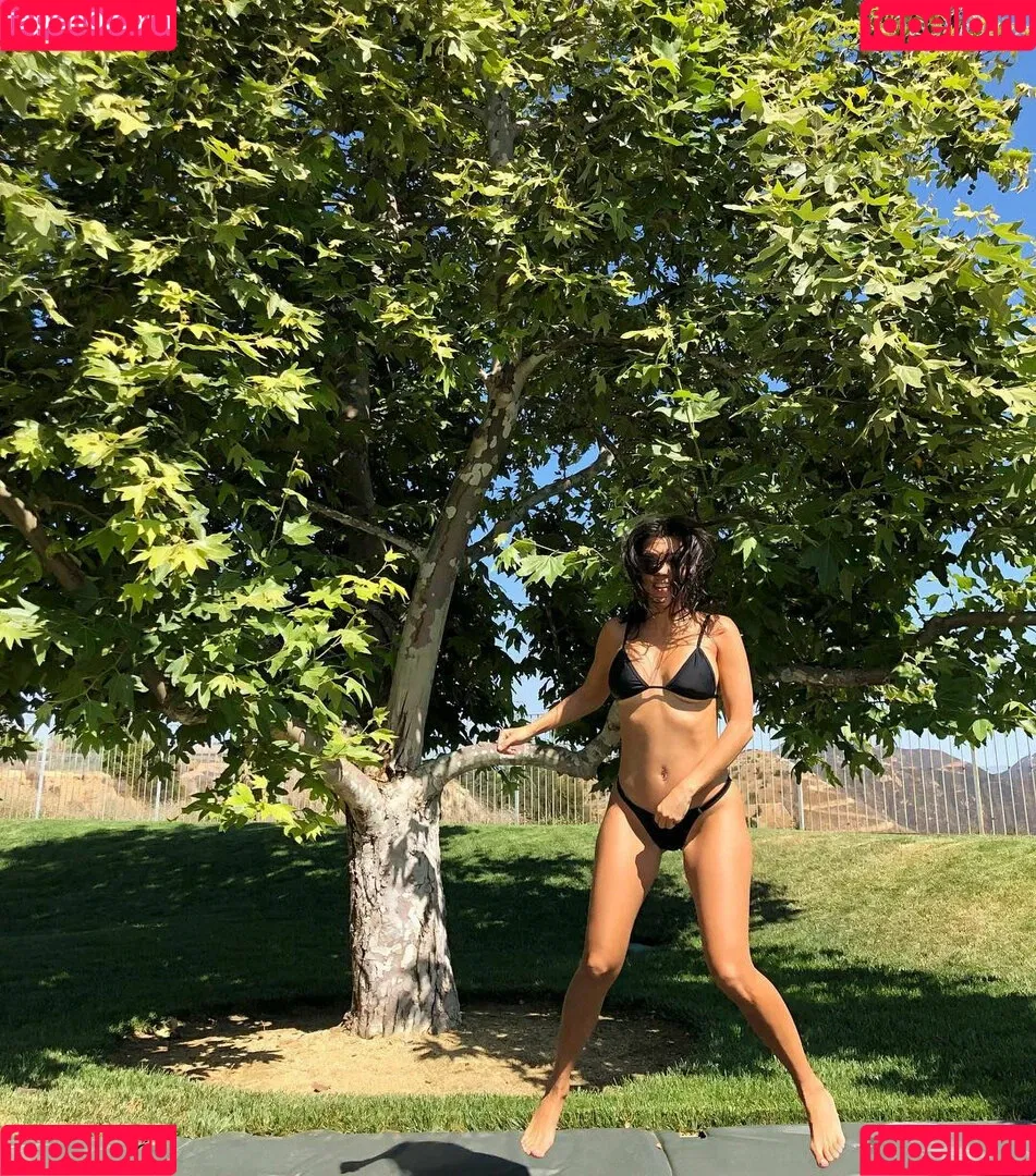 Kourtney Kardashian / kourtney_kardashian / kourtneykardash Onlyfans Photo Gallery 