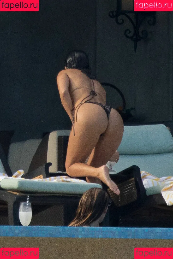 Kourtney Kardashian / kourtney_kardashian / kourtneykardash Onlyfans Photo Gallery 