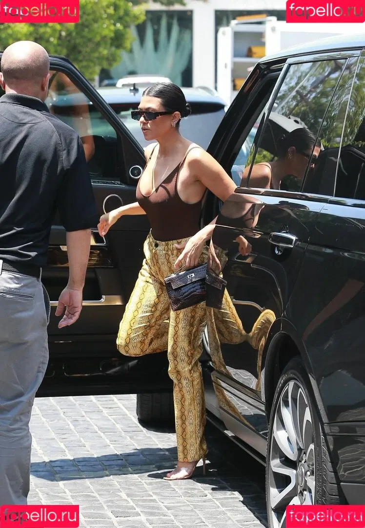 Kourtney Kardashian / kourtney_kardashian / kourtneykardash Onlyfans Photo Gallery 