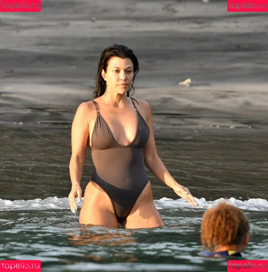 Kourtney Kardashian / kourtney_kardashian / kourtneykardash Onlyfans Photo Gallery 