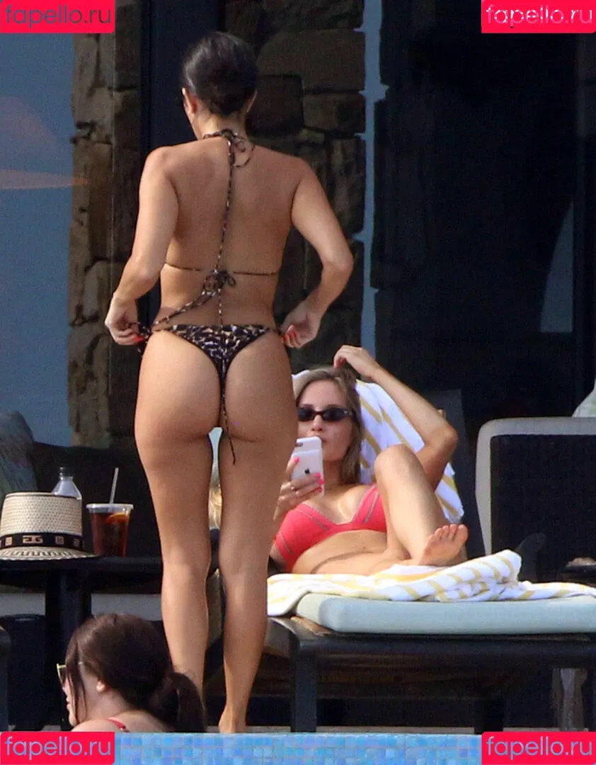 Kourtney Kardashian / kourtney_kardashian / kourtneykardash Onlyfans Photo Gallery 