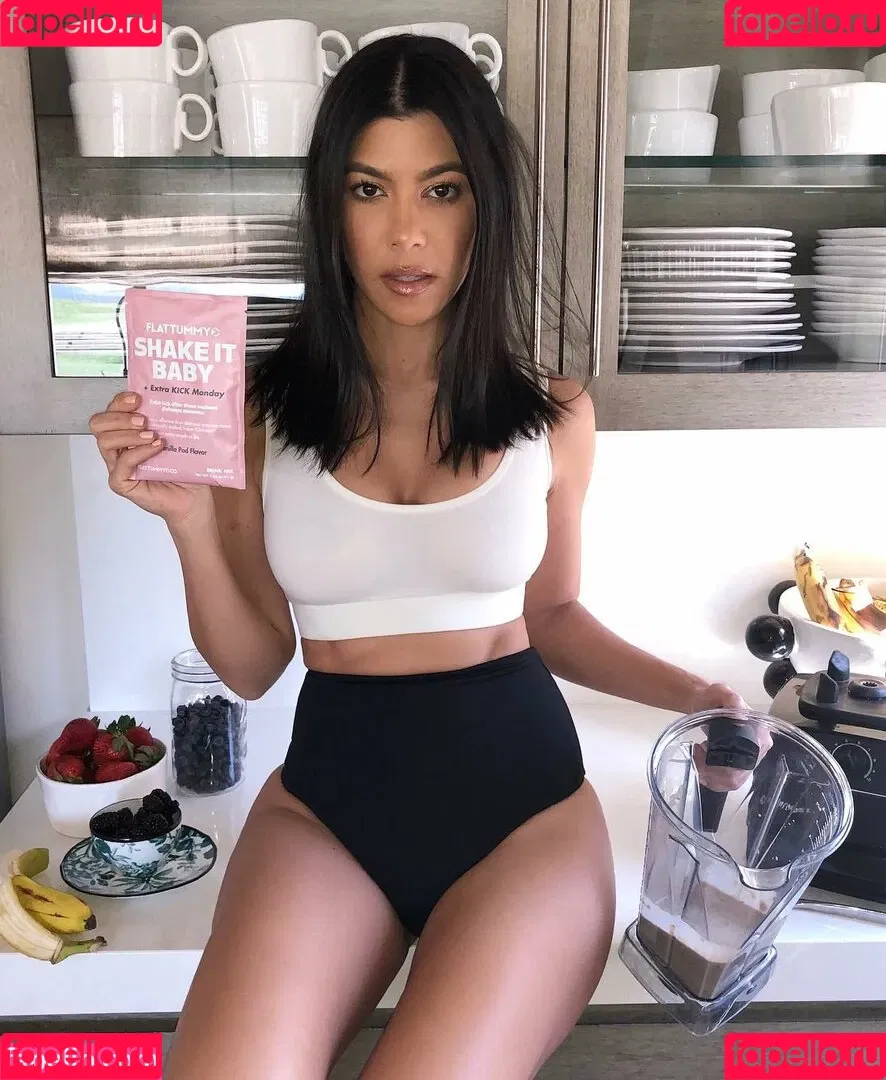 Kourtney Kardashian / kourtney_kardashian / kourtneykardash Onlyfans Photo Gallery 