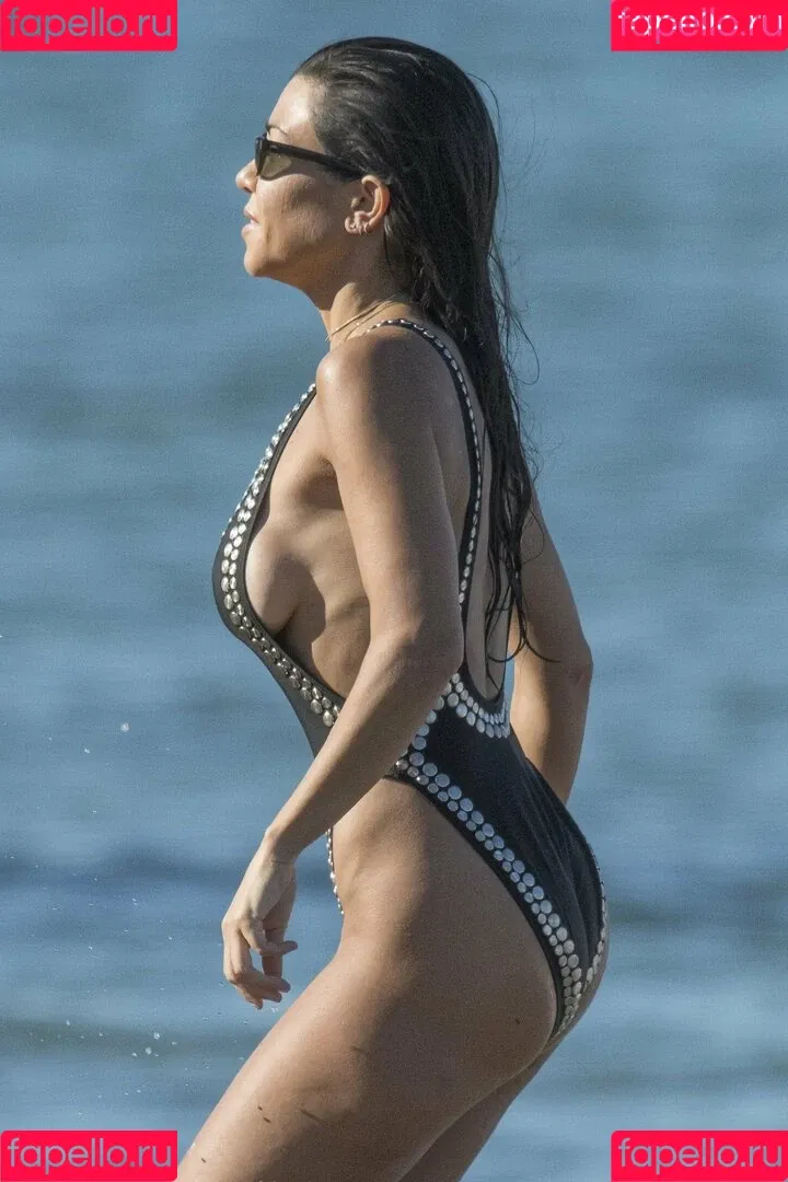 Kourtney Kardashian / kourtney_kardashian / kourtneykardash Onlyfans Photo Gallery 