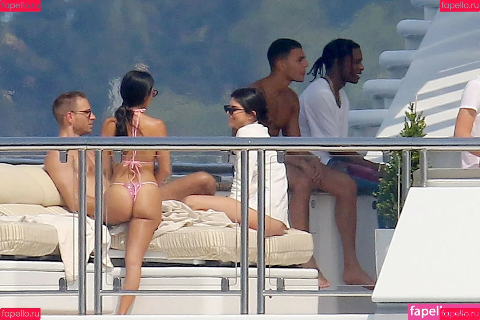 Kourtney Kardashian / kourtney_kardashian / kourtneykardash Onlyfans Photo Gallery 