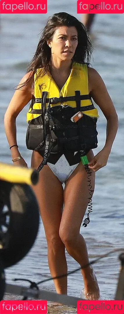 Kourtney Kardashian / kourtney_kardashian / kourtneykardash Onlyfans Photo Gallery 