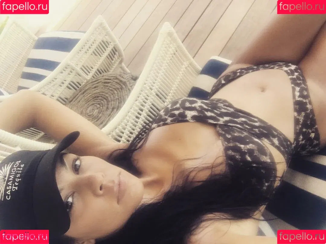 Kourtney Kardashian / kourtney_kardashian / kourtneykardash Onlyfans Photo Gallery 
