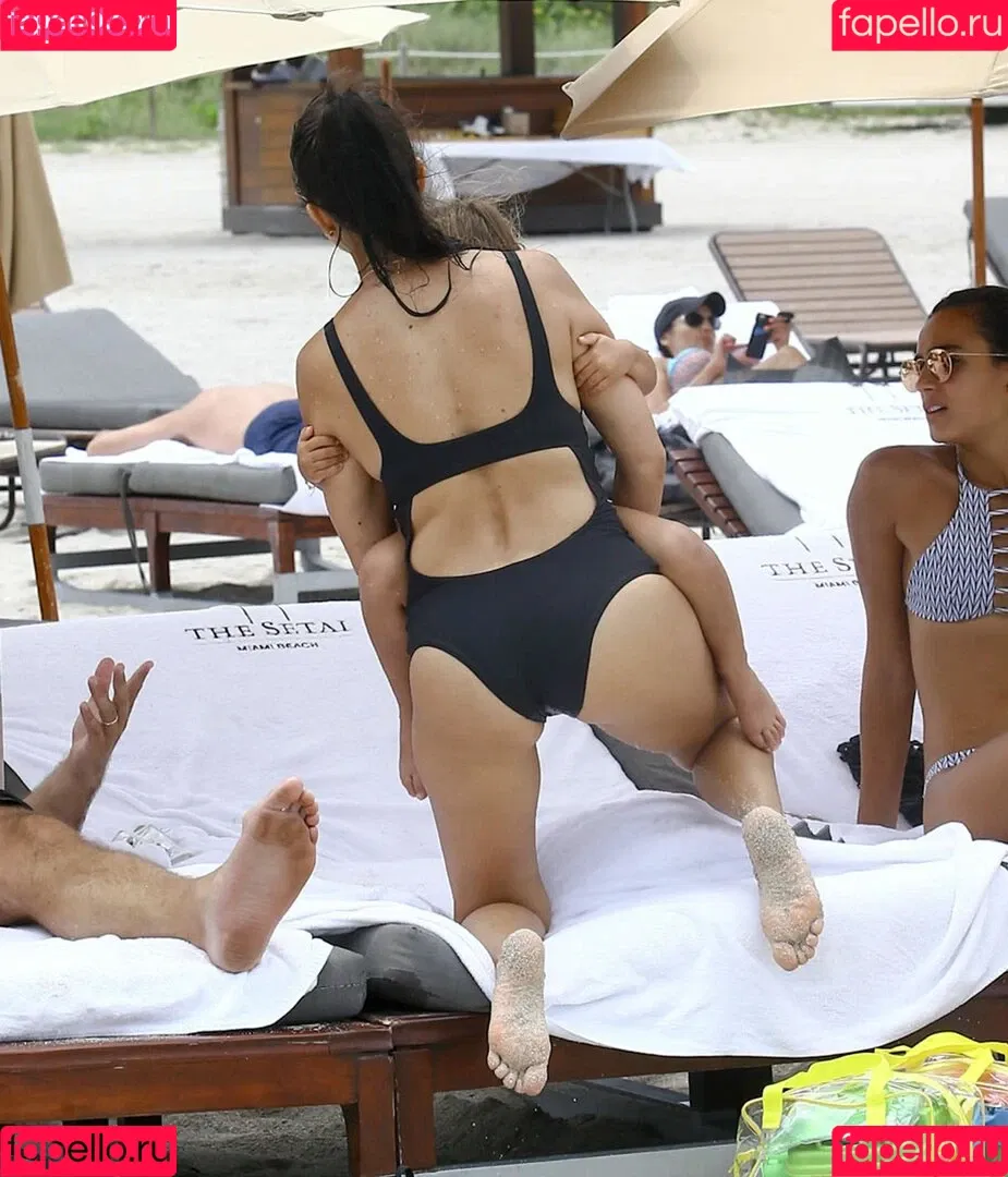 Kourtney Kardashian / kourtney_kardashian / kourtneykardash Onlyfans Photo Gallery 