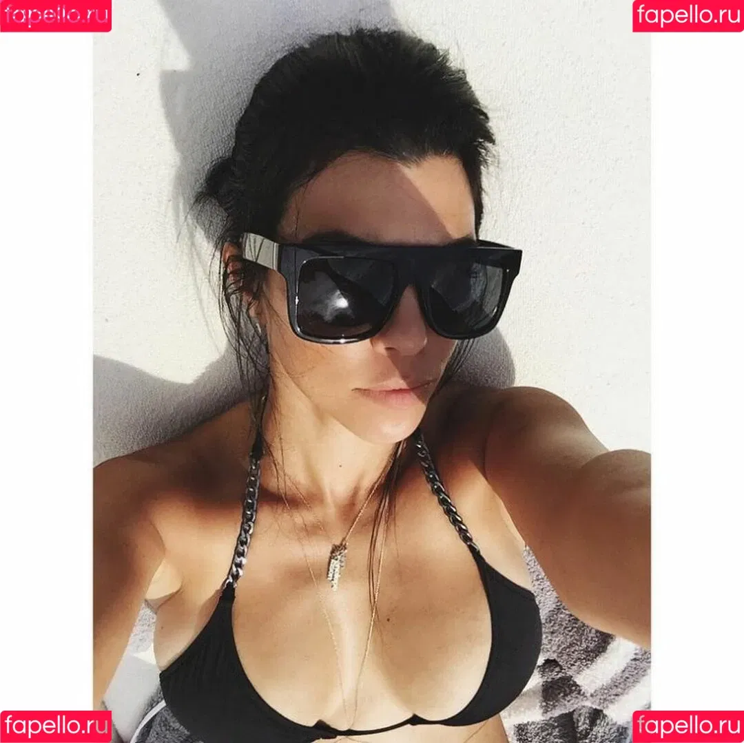 Kourtney Kardashian / kourtney_kardashian / kourtneykardash Onlyfans Photo Gallery 