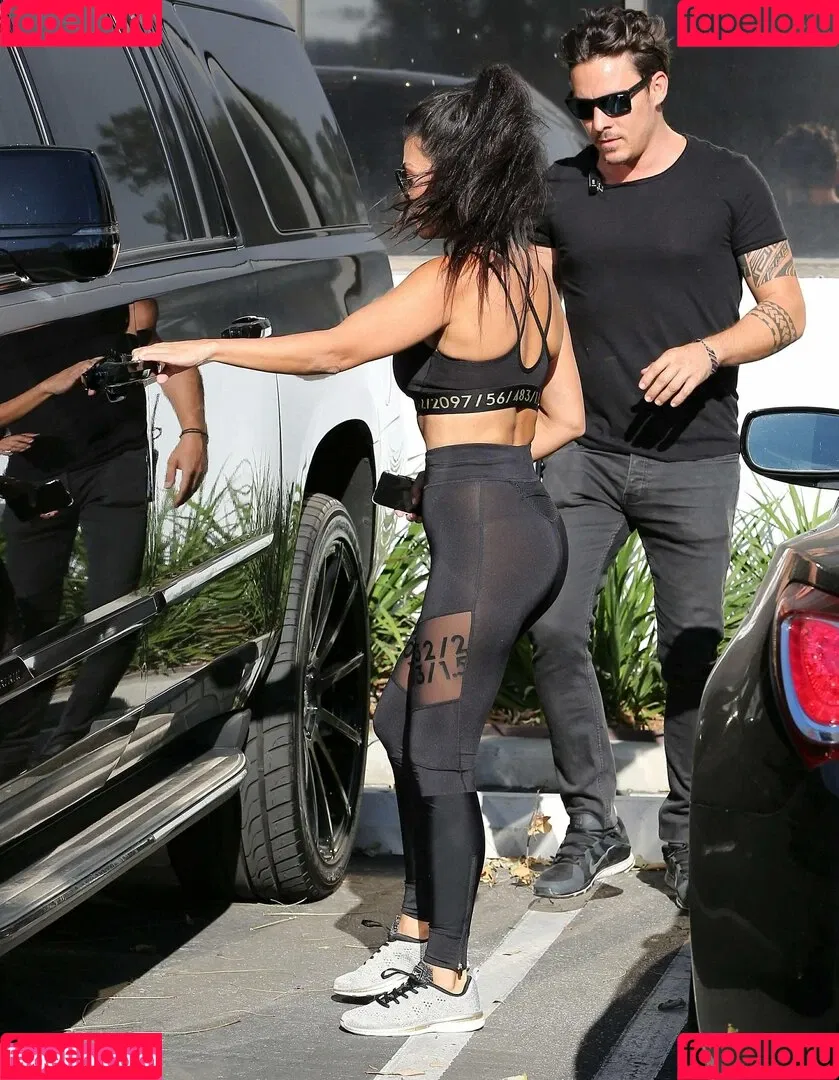 Kourtney Kardashian / kourtney_kardashian / kourtneykardash Onlyfans Photo Gallery 