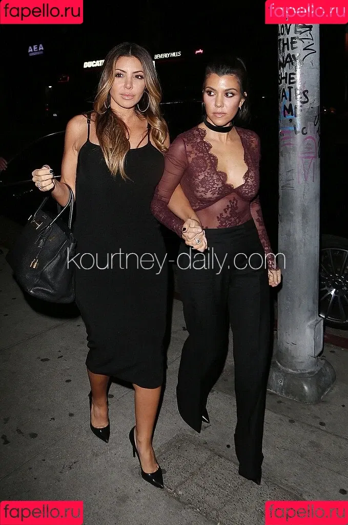Kourtney Kardashian / kourtney_kardashian / kourtneykardash Onlyfans Photo Gallery 