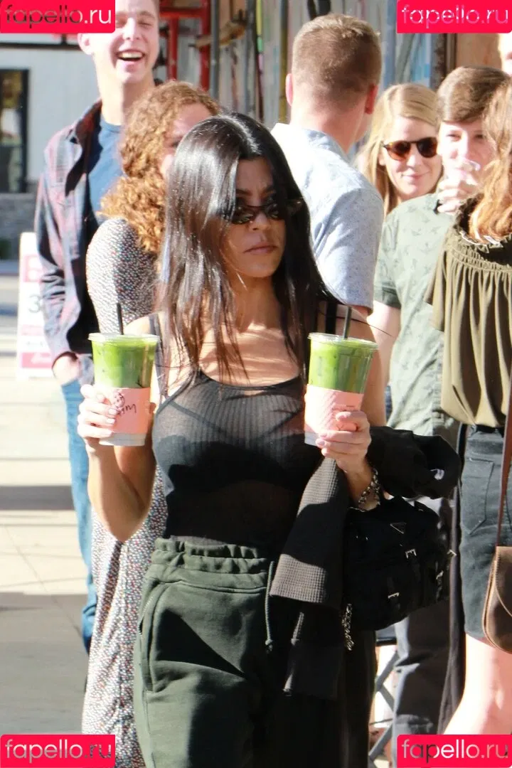 Kourtney Kardashian / kourtney_kardashian / kourtneykardash Onlyfans Photo Gallery 