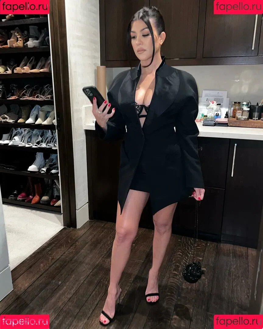 Kourtney Kardashian / kourtney_kardashian / kourtneykardash Onlyfans Photo Gallery 
