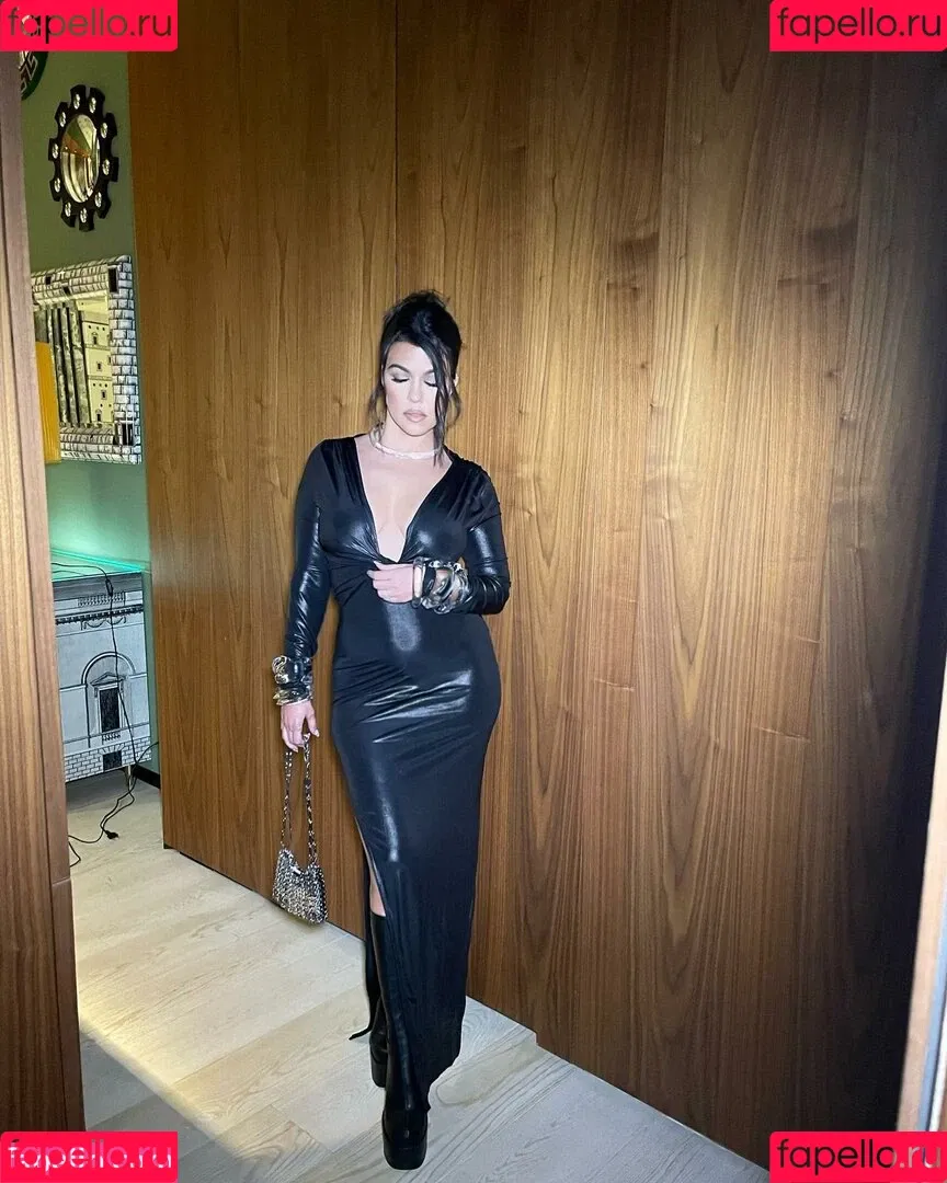 Kourtney Kardashian / kourtney_kardashian / kourtneykardash Onlyfans Photo Gallery 