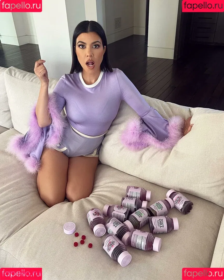 Kourtney Kardashian / kourtney_kardashian / kourtneykardash Onlyfans Photo Gallery 