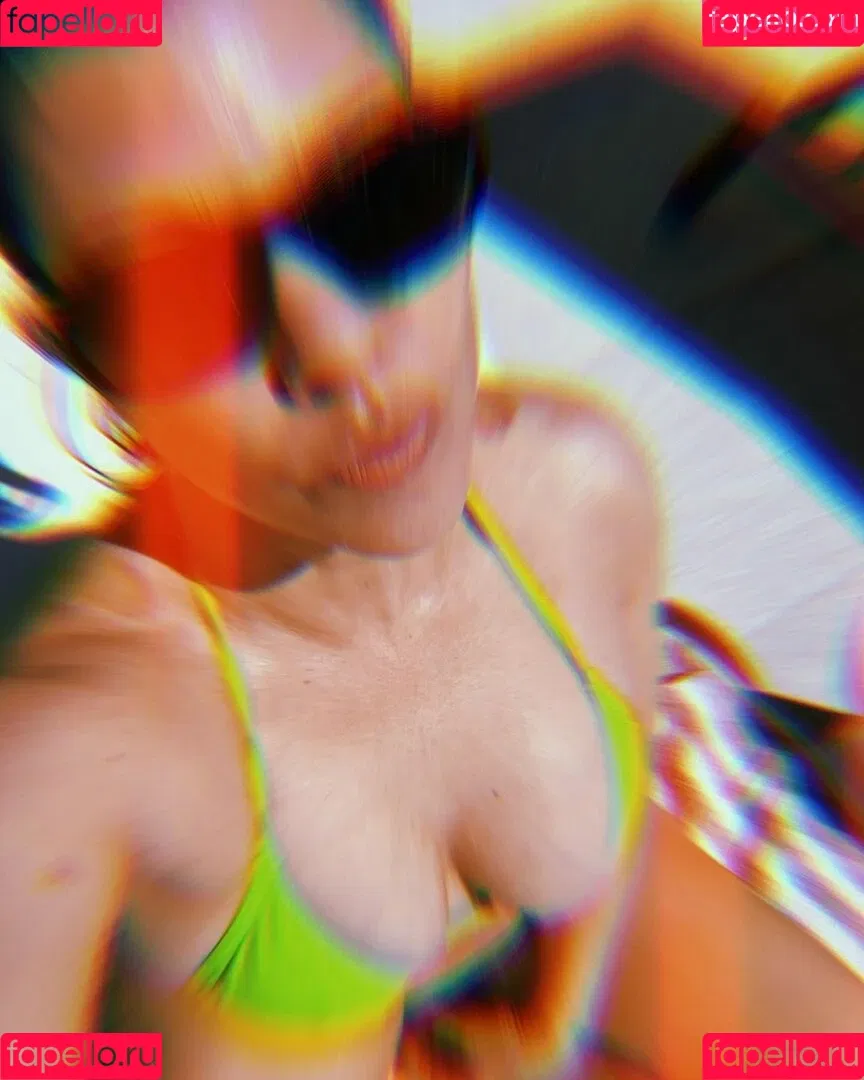 Kourtney Kardashian / kourtney_kardashian / kourtneykardash Onlyfans Photo Gallery 