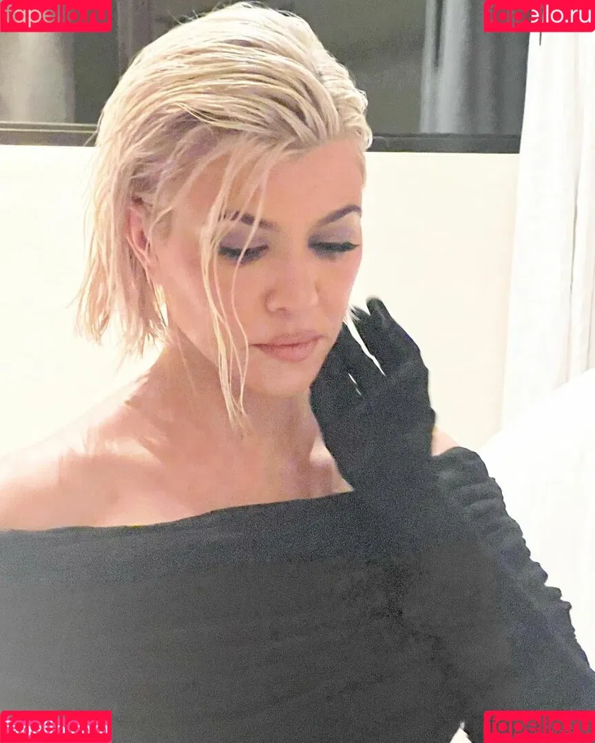Kourtney Kardashian / kourtney_kardashian / kourtneykardash Onlyfans Photo Gallery 