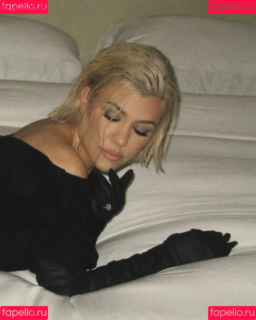 Kourtney Kardashian / kourtney_kardashian / kourtneykardash Onlyfans Photo Gallery 