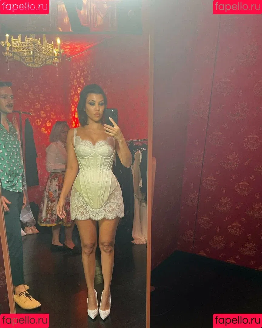 Kourtney Kardashian / kourtney_kardashian / kourtneykardash Onlyfans Photo Gallery 
