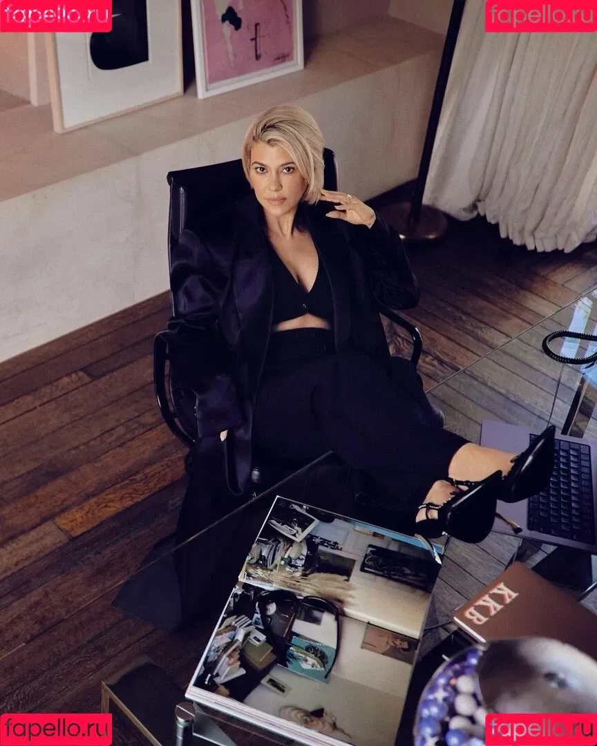 Kourtney Kardashian / kourtney_kardashian / kourtneykardash Onlyfans Photo Gallery 