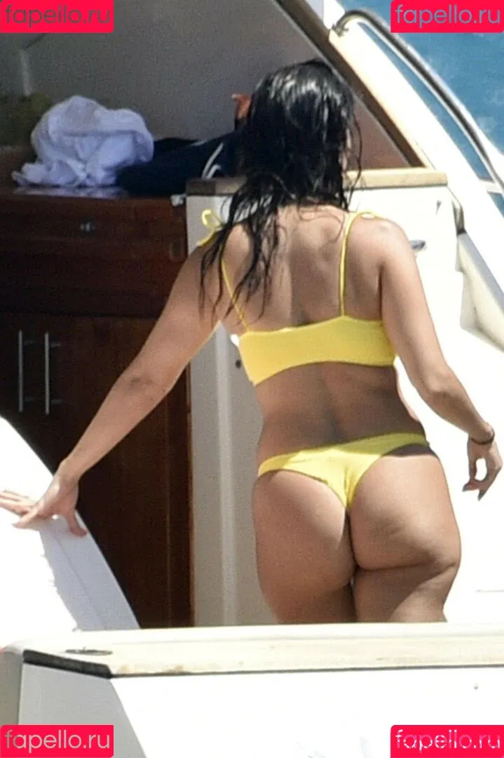 Kourtney Kardashian / kourtney_kardashian / kourtneykardash Onlyfans Photo Gallery 