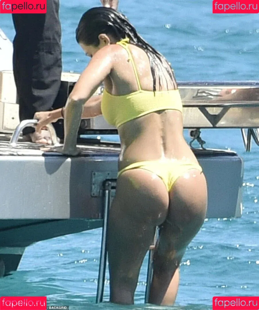 Kourtney Kardashian / kourtney_kardashian / kourtneykardash Onlyfans Photo Gallery 