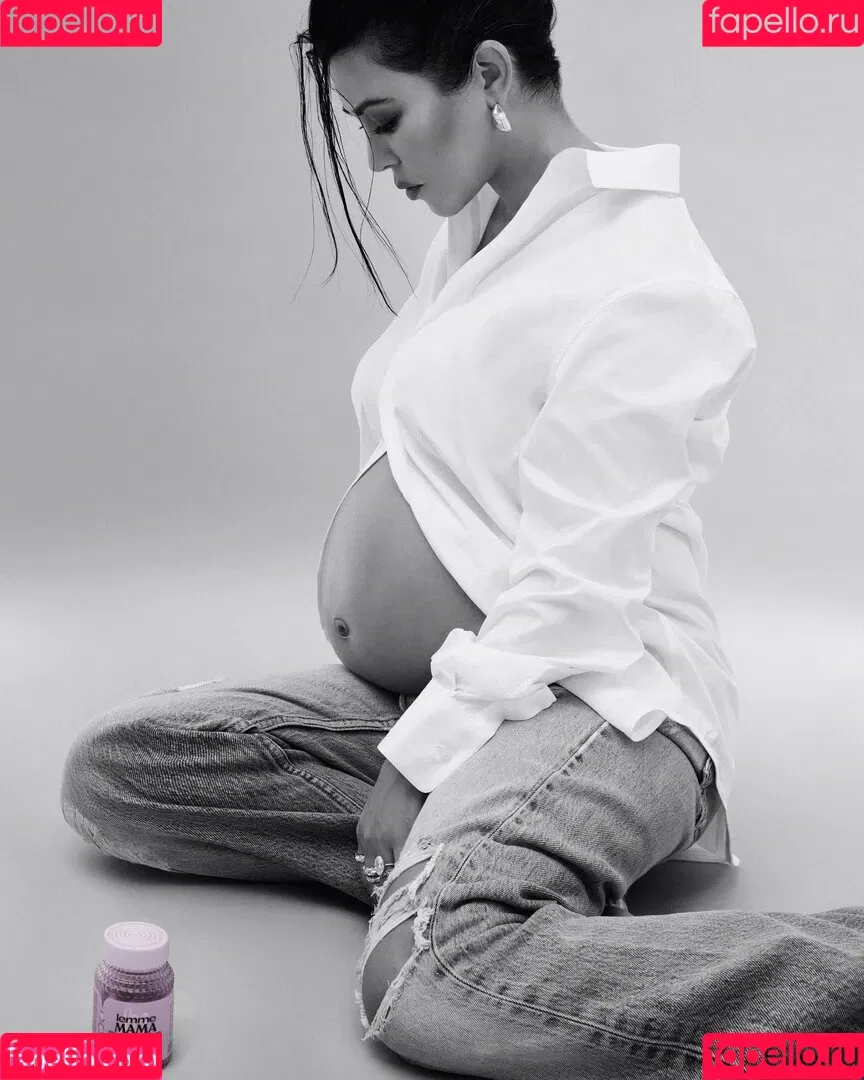 Kourtney Kardashian / kourtney_kardashian / kourtneykardash Onlyfans Photo Gallery 