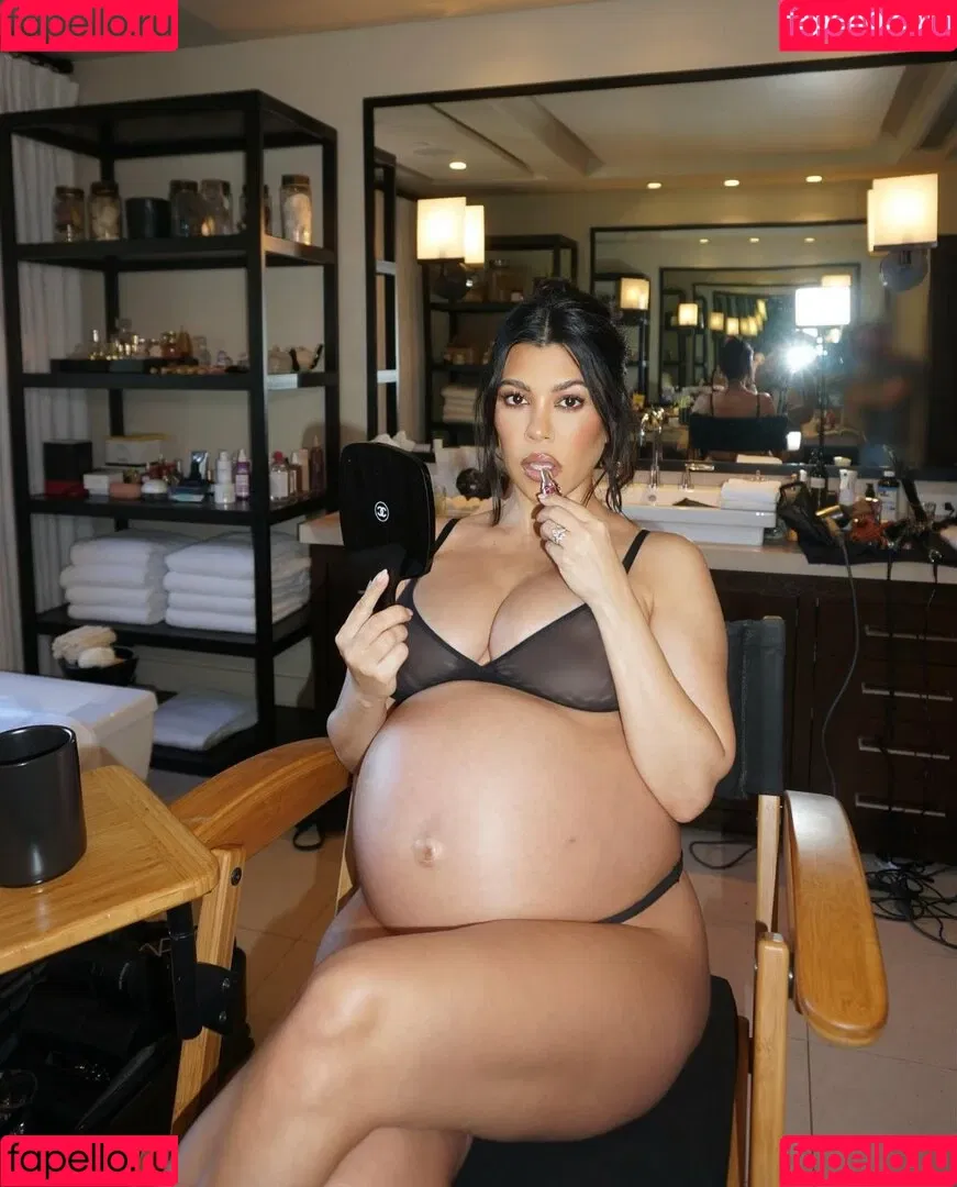 Kourtney Kardashian / kourtney_kardashian / kourtneykardash Onlyfans Photo Gallery 