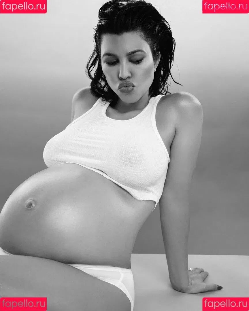 Kourtney Kardashian / kourtney_kardashian / kourtneykardash Onlyfans Photo Gallery 