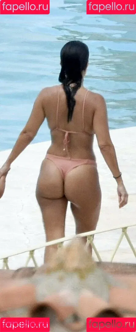 Kourtney Kardashian / kourtney_kardashian / kourtneykardash Onlyfans Photo Gallery 