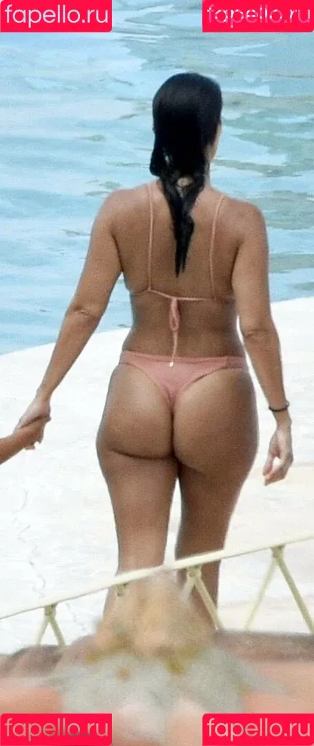 Kourtney Kardashian / kourtney_kardashian / kourtneykardash Onlyfans Photo Gallery 