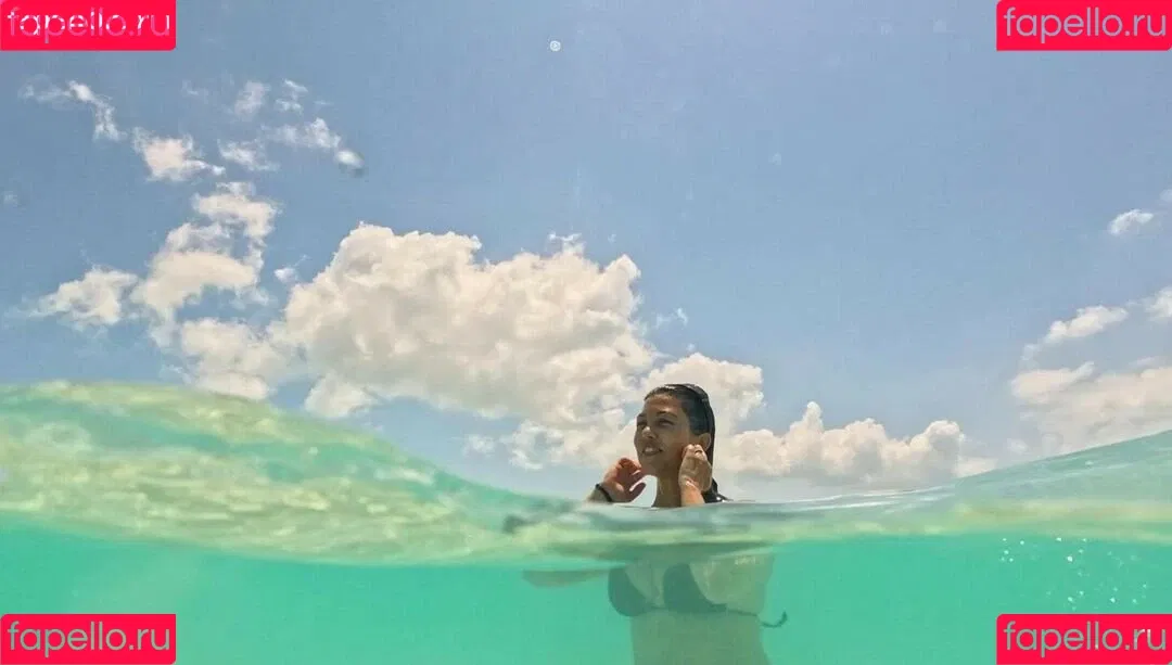 Kourtney Kardashian / kourtney_kardashian / kourtneykardash Onlyfans Photo Gallery 