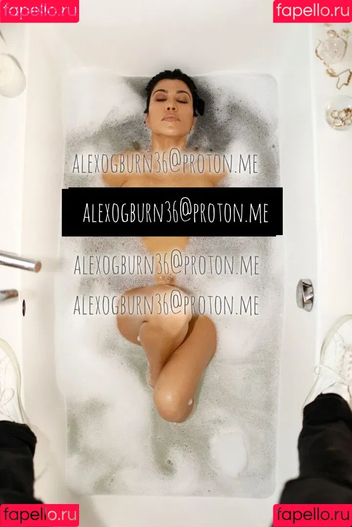 Kourtney Kardashian / kourtney_kardashian / kourtneykardash Onlyfans Photo Gallery 