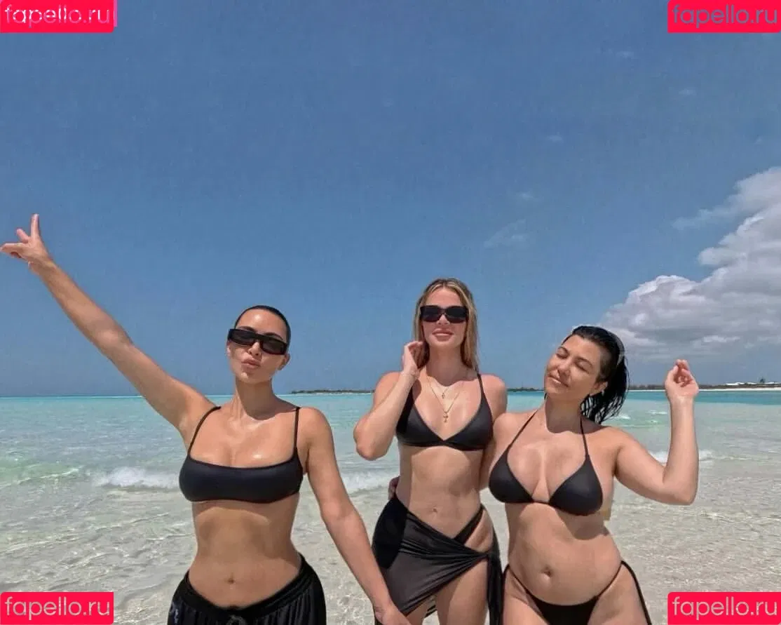 Kourtney Kardashian / kourtney_kardashian / kourtneykardash Onlyfans Photo Gallery 